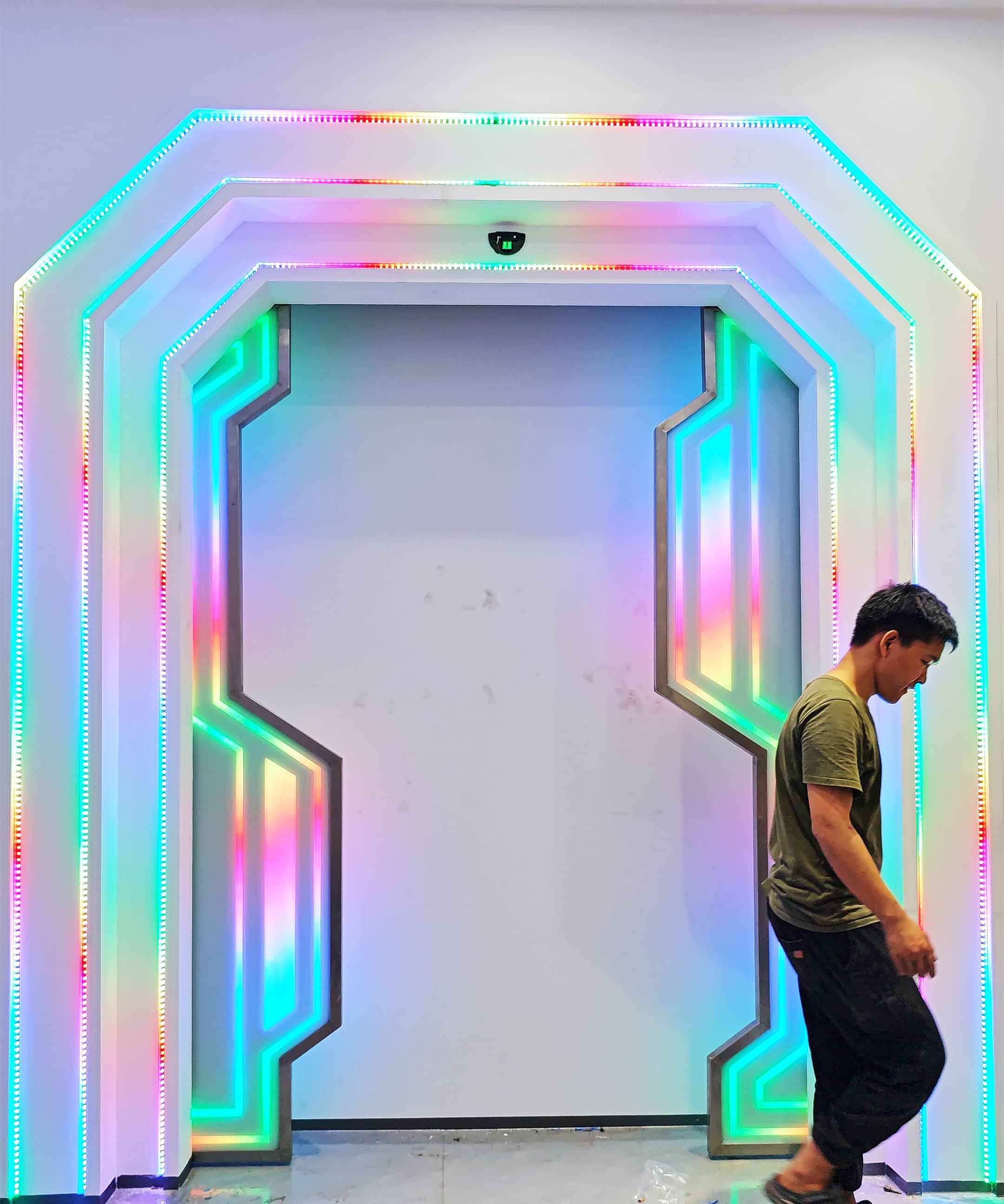 嘉鑫展厅门 展厅科技门 科技灯光门